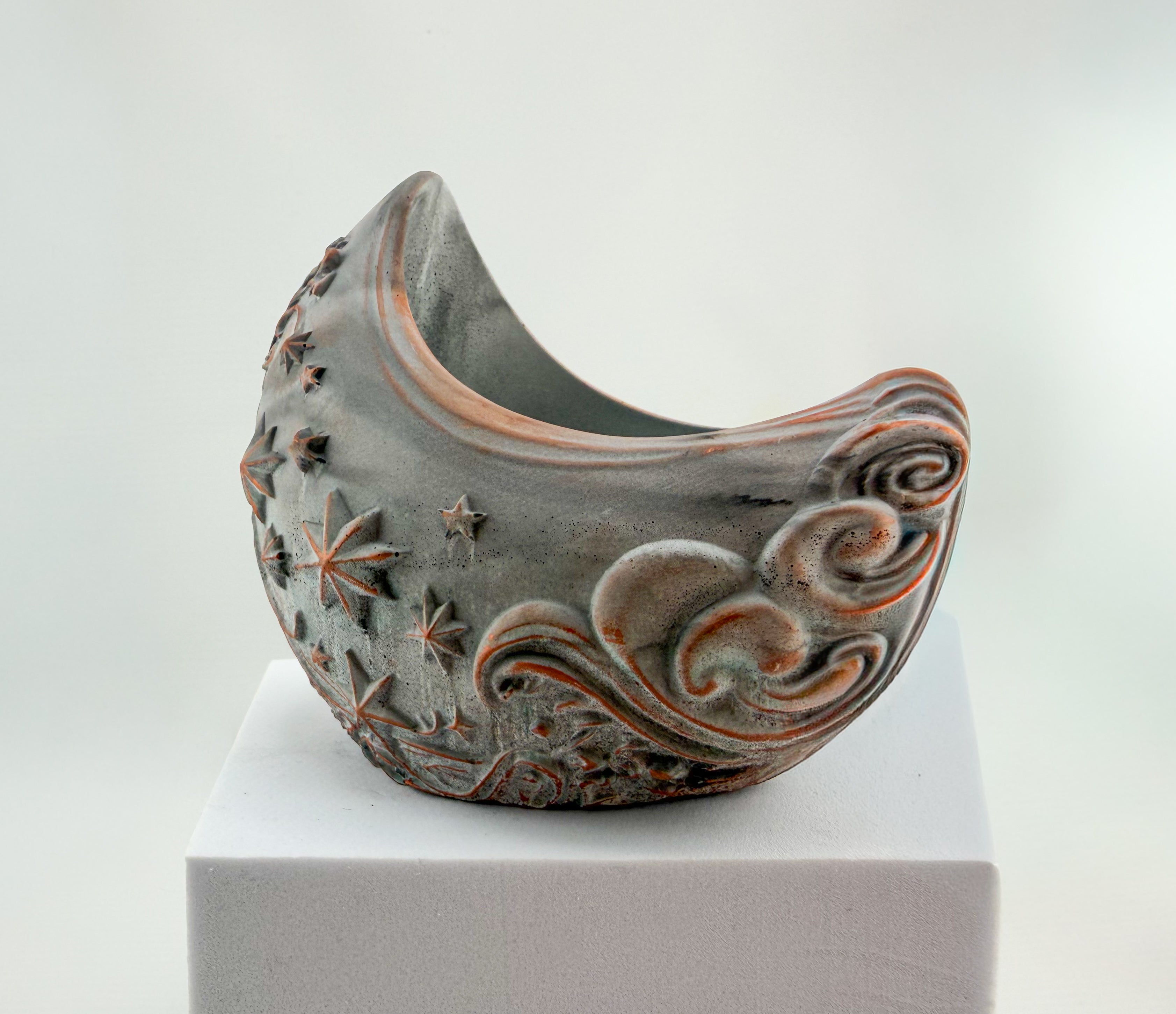 Moon shaped planter